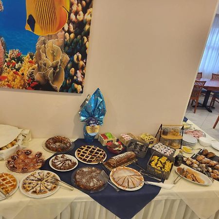 Hotel Savana Ρίμινι Εξωτερικό φωτογραφία