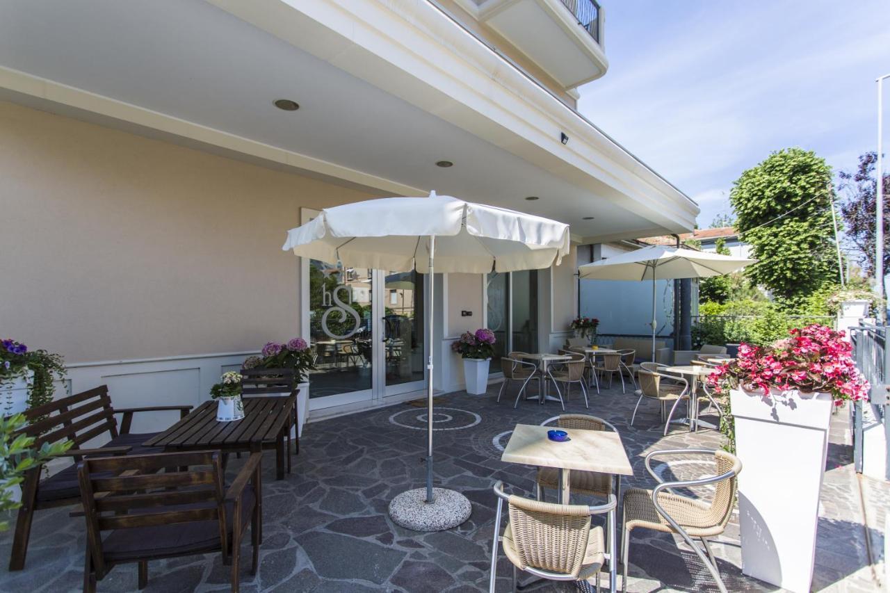 Hotel Savana Ρίμινι Εξωτερικό φωτογραφία