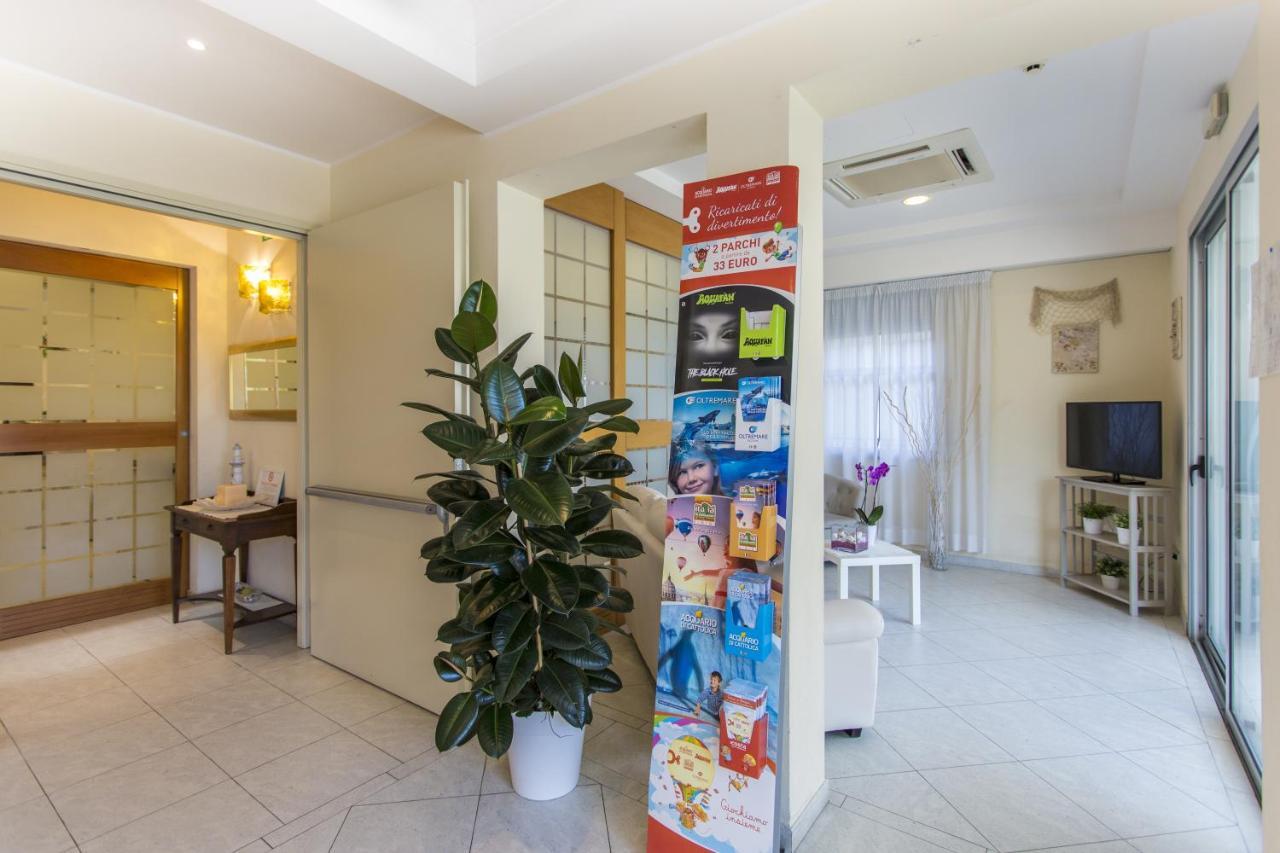 Hotel Savana Ρίμινι Εξωτερικό φωτογραφία