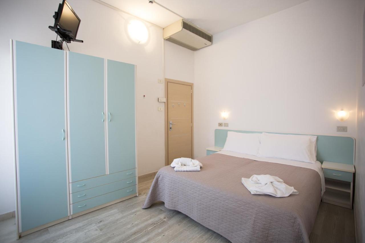 Hotel Savana Ρίμινι Εξωτερικό φωτογραφία