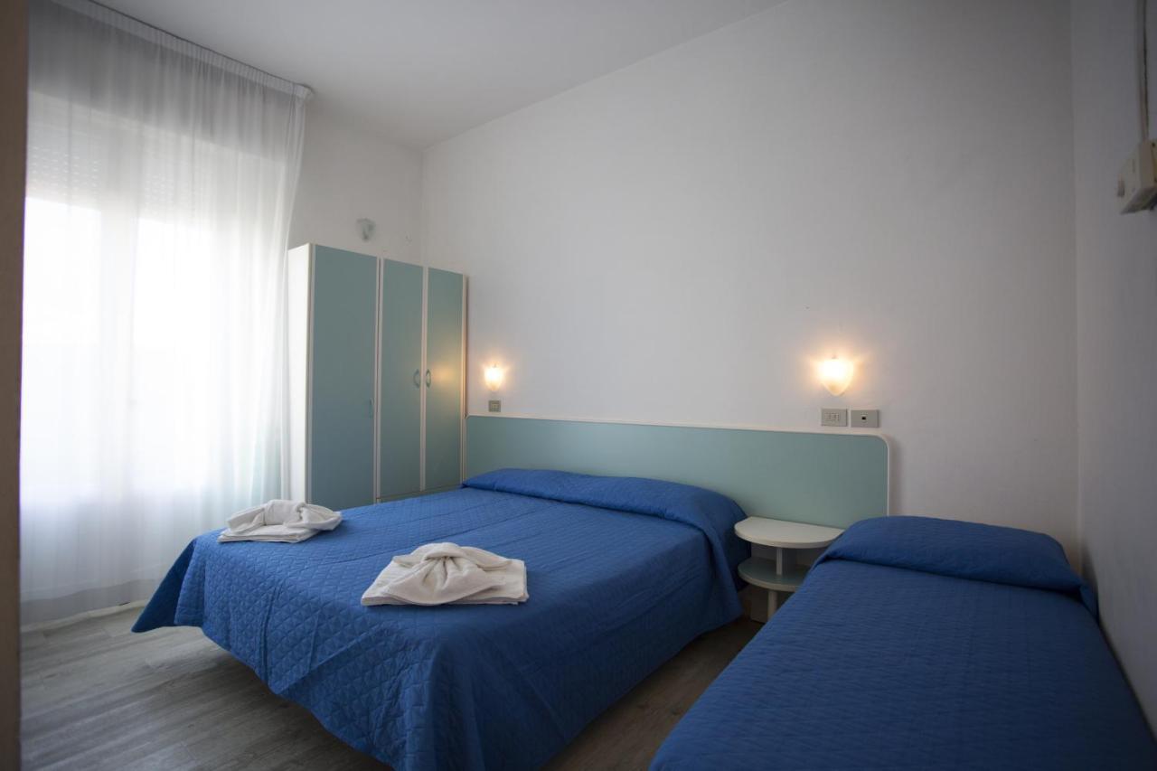 Hotel Savana Ρίμινι Εξωτερικό φωτογραφία